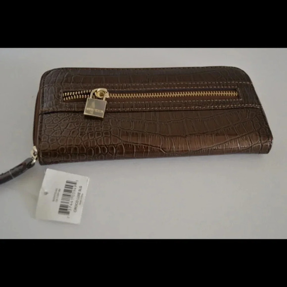 NWT Anne Klein wallet - Picture 4 of 4